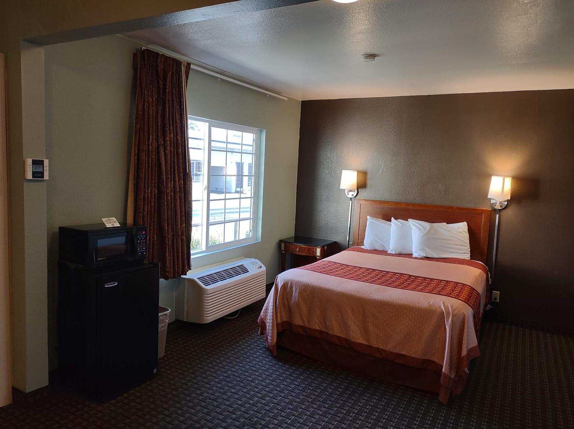 Economy Inn Richmond photo 29