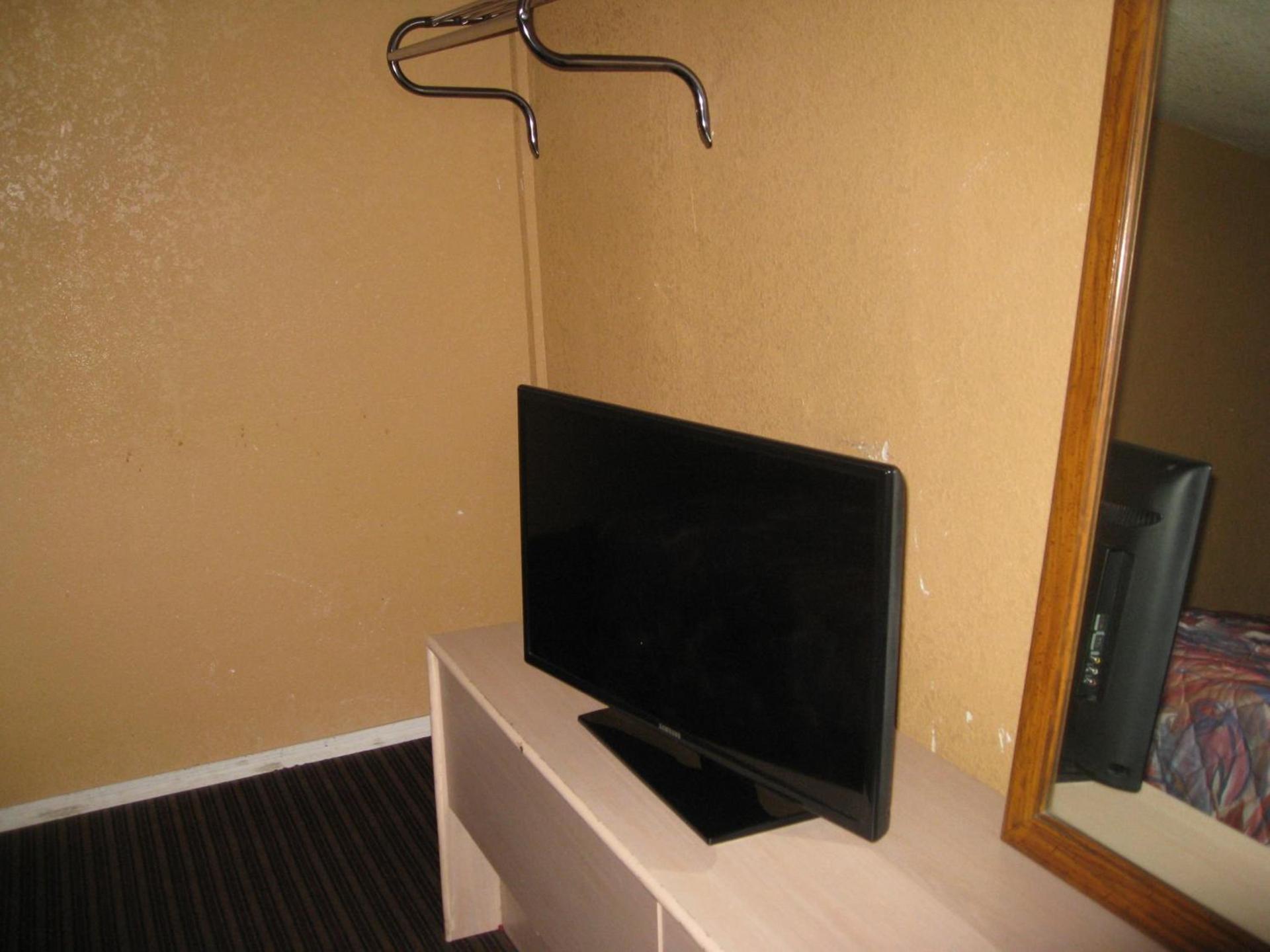 Two Palms Motel photo 13