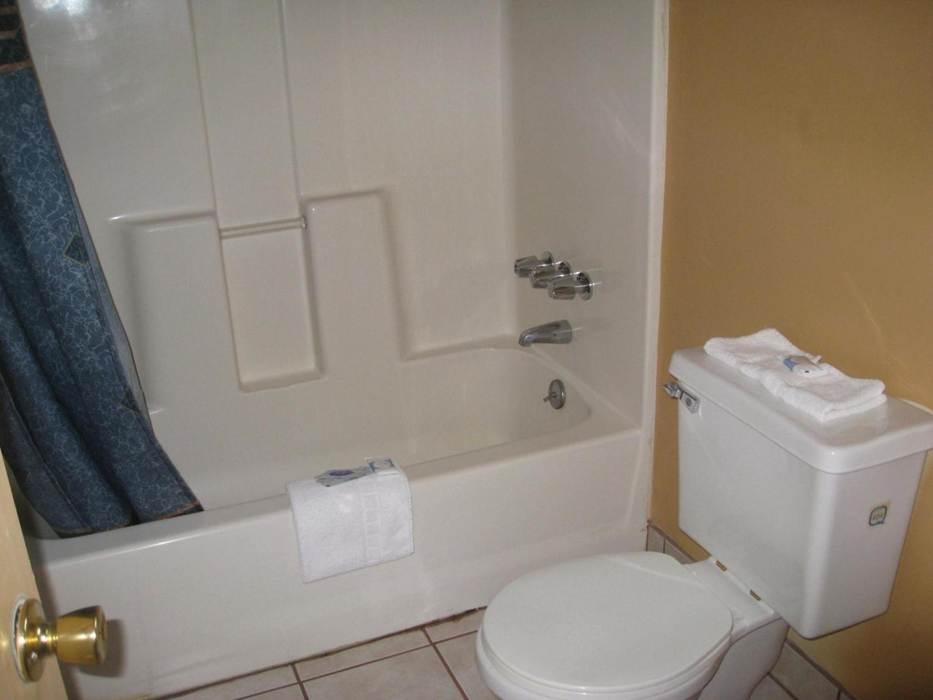 Two Palms Motel photo 5