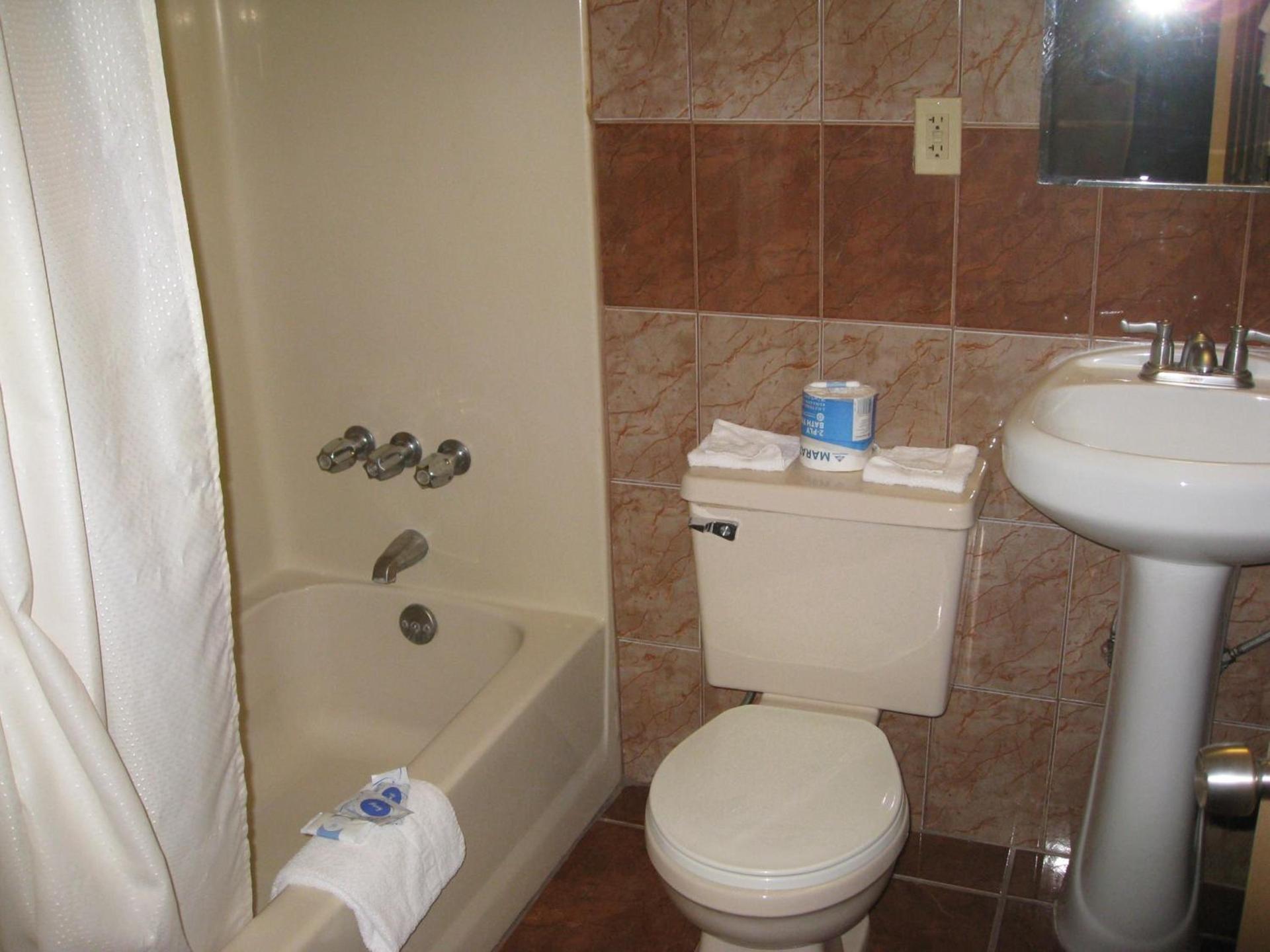 Two Palms Motel photo 14