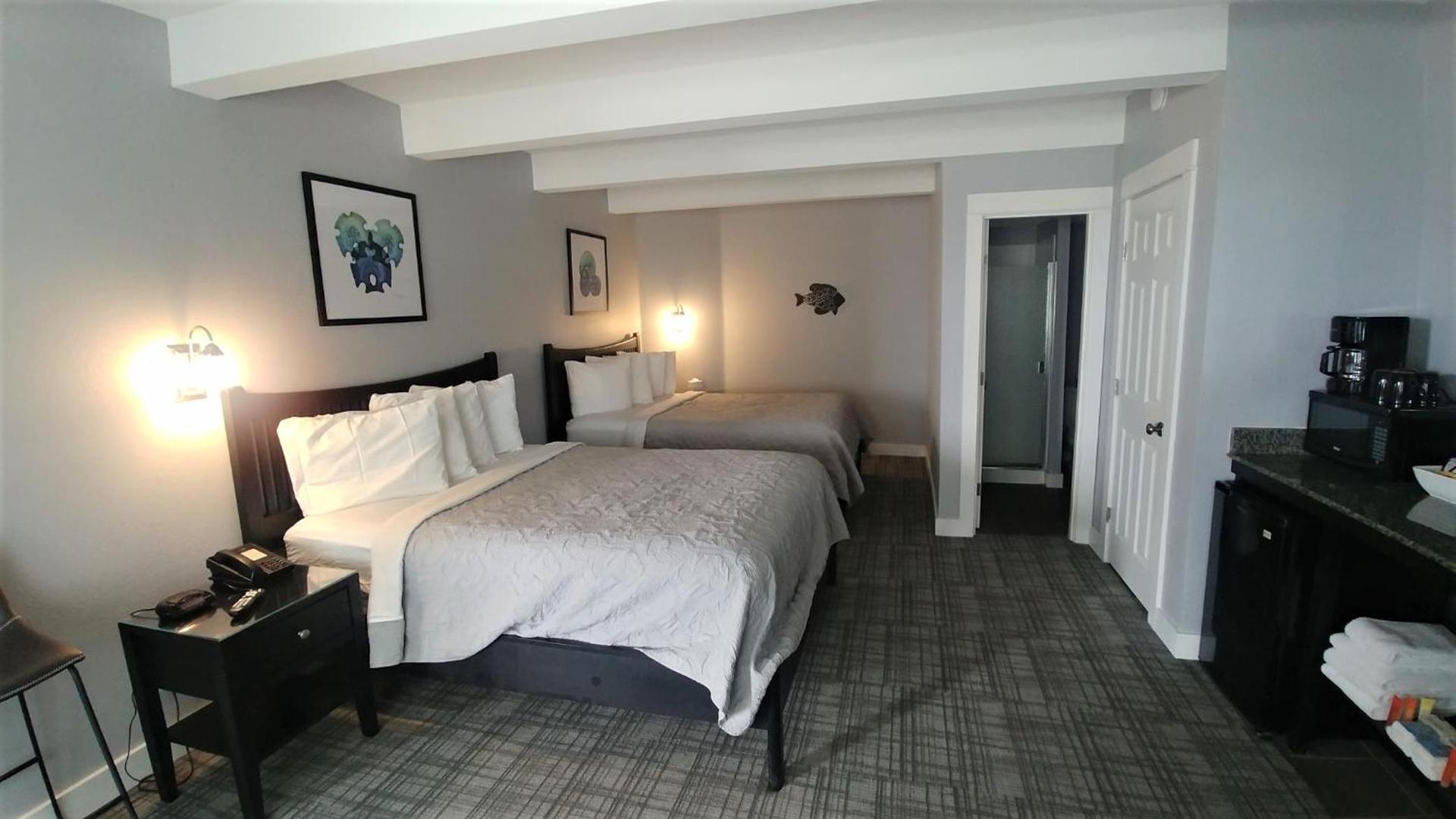 Beachfront Manor Hotel photo 4