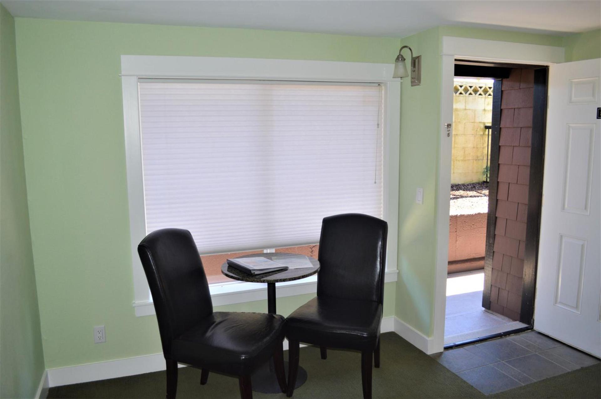 Beachfront Manor Hotel photo 3