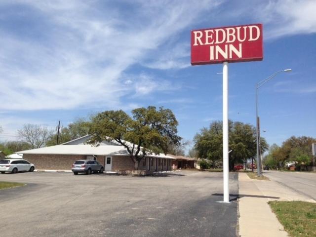 Redbud Inn photo 1