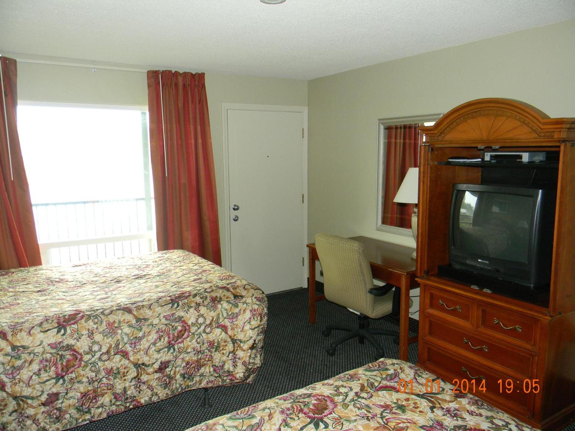 Lakeview Inn Centralia photo 8