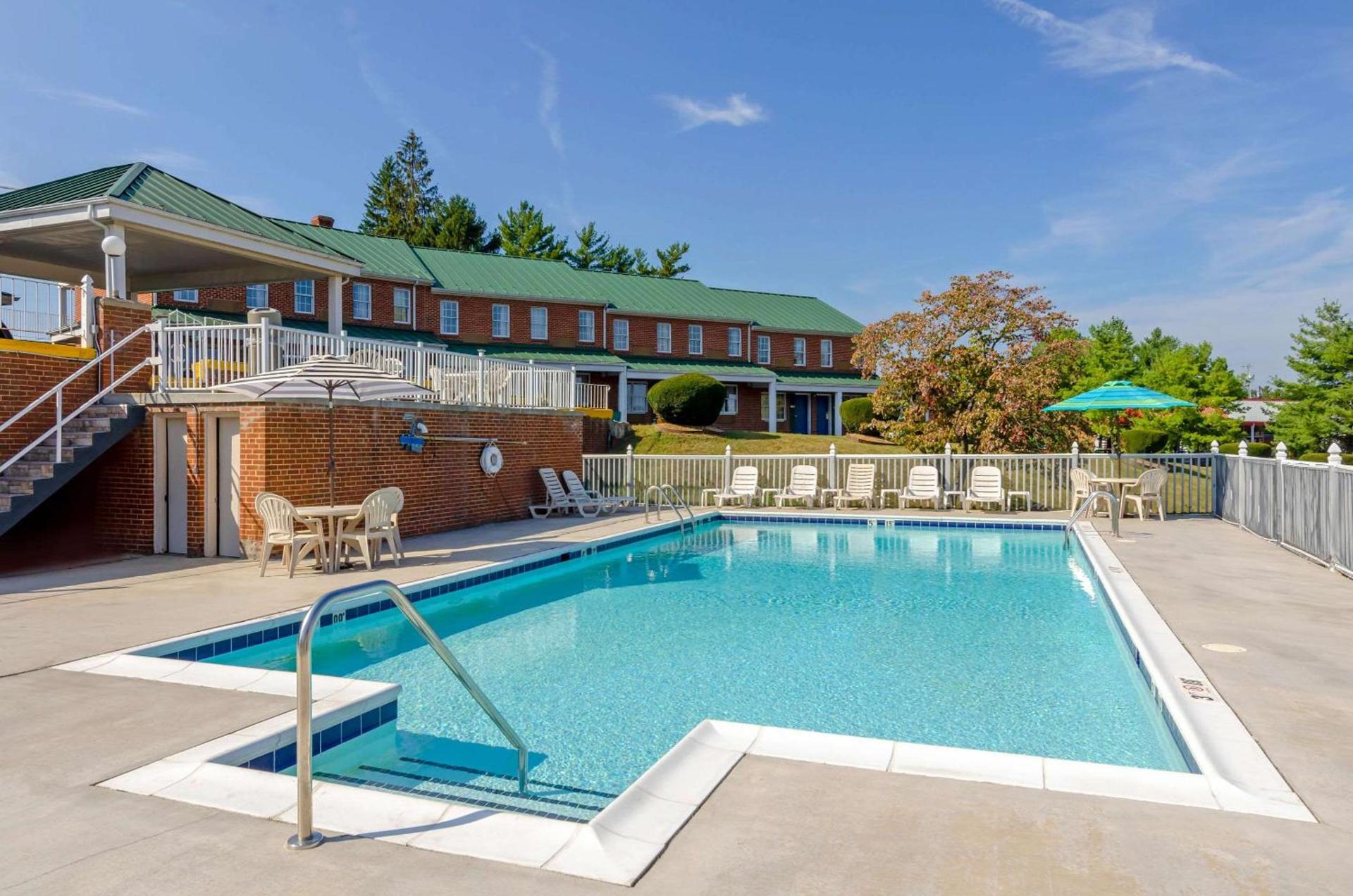 Quality Inn Waynesboro - Skyline Drive photo 2
