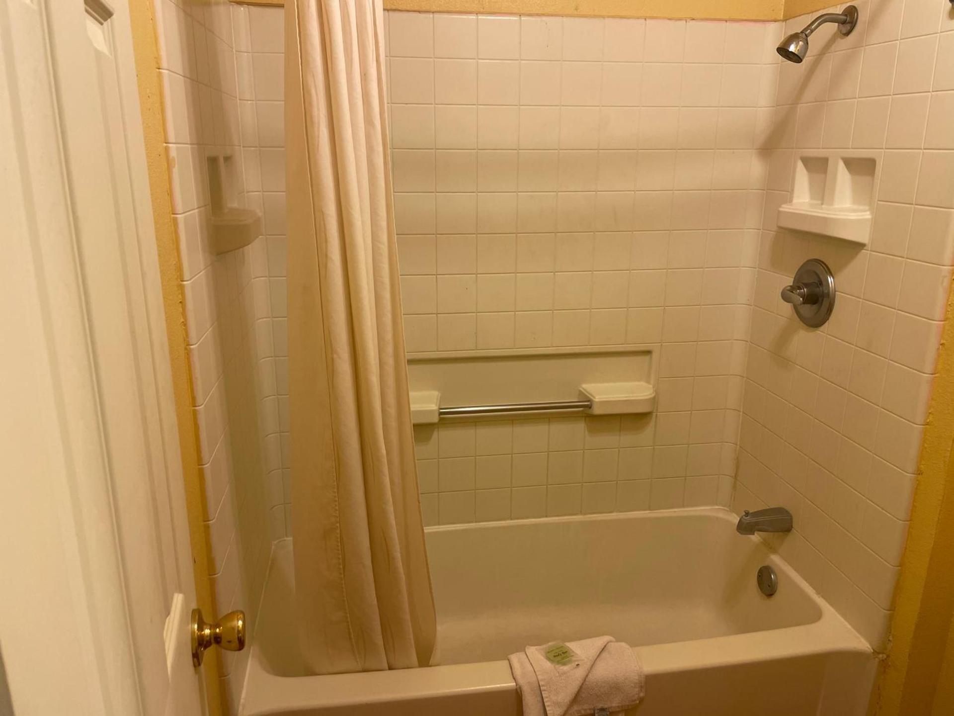 Dilley executive inn photo 6