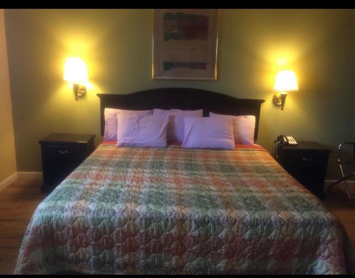 Dilley executive inn photo 7