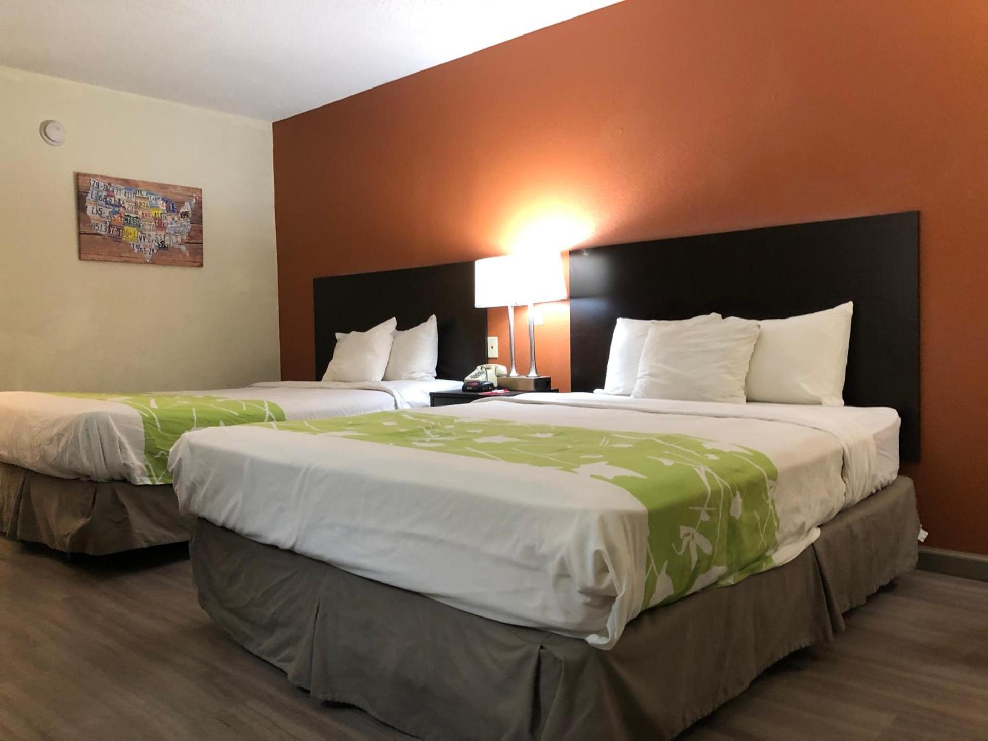 Econo Lodge Dothan West photo 19