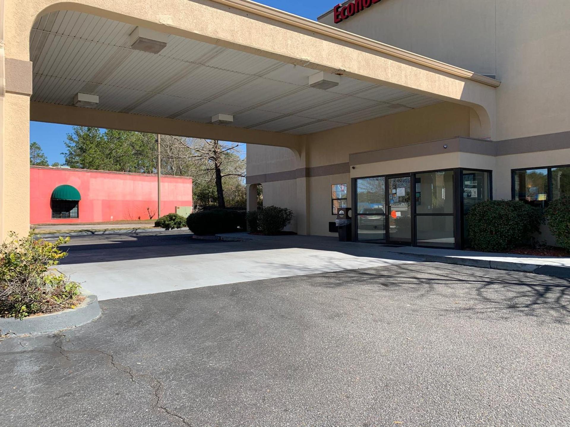 Econo Lodge Dothan West photo 25
