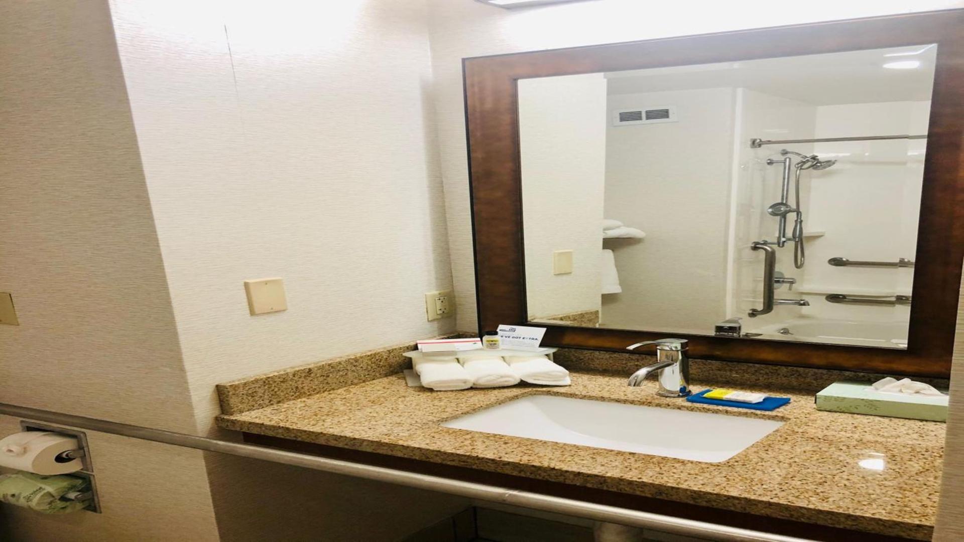 Holiday Inn Express Berkeley by IHG photo 24