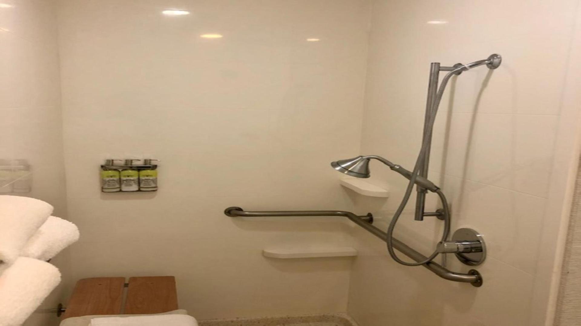 Holiday Inn Express Berkeley by IHG photo 27