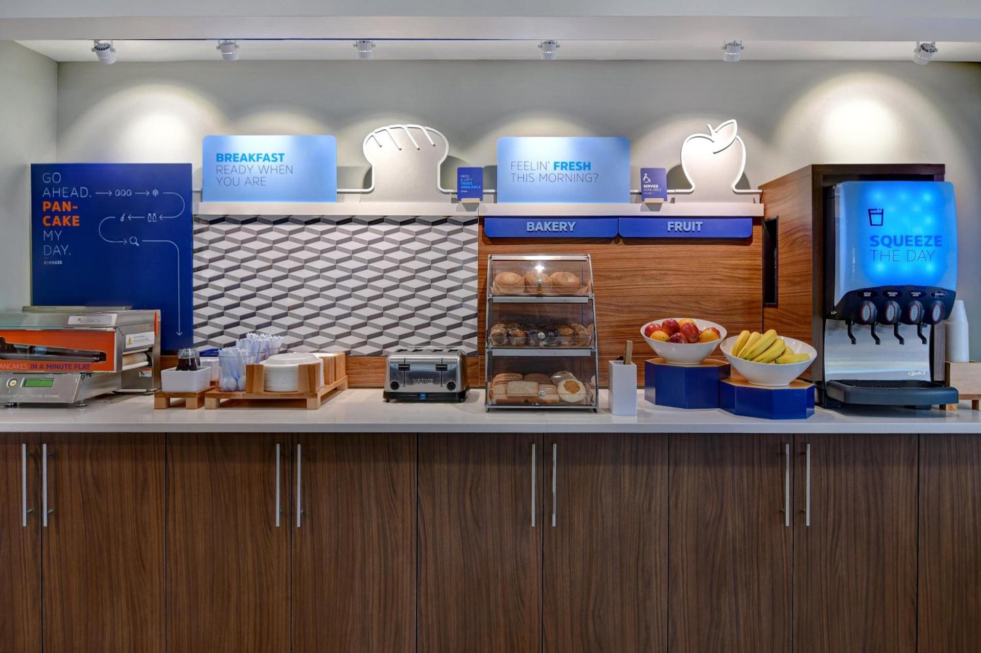 Holiday Inn Express & Suites Memorial – CityCentre by IHG photo 12