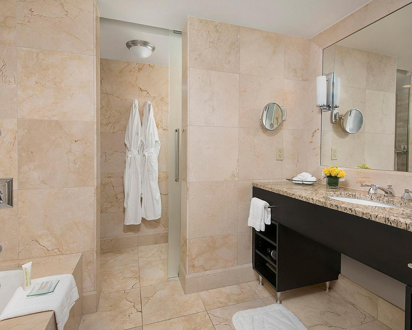 Four Seasons Chicago photo 35