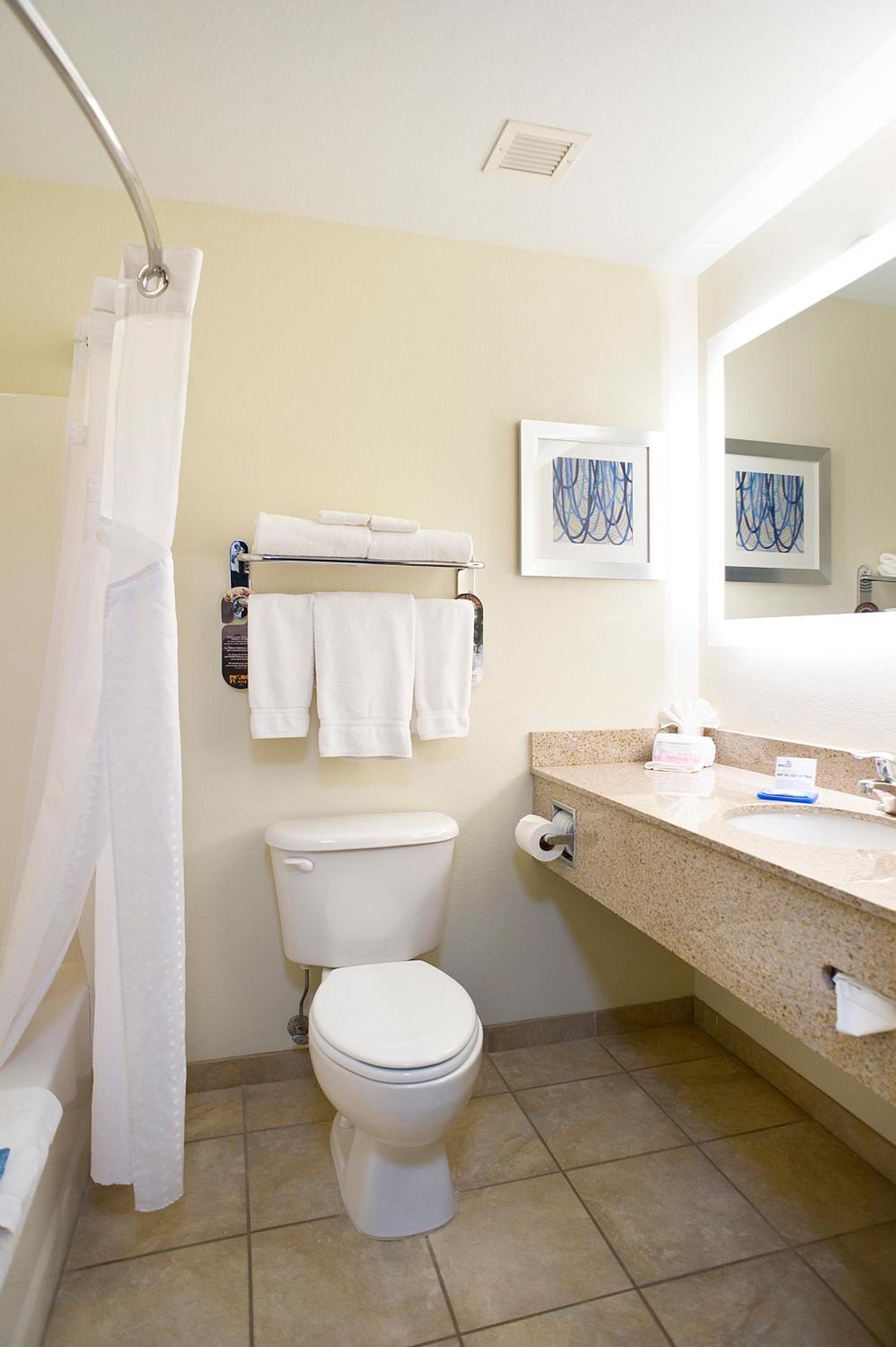 Garner Hotel Brookings by IHG photo 3