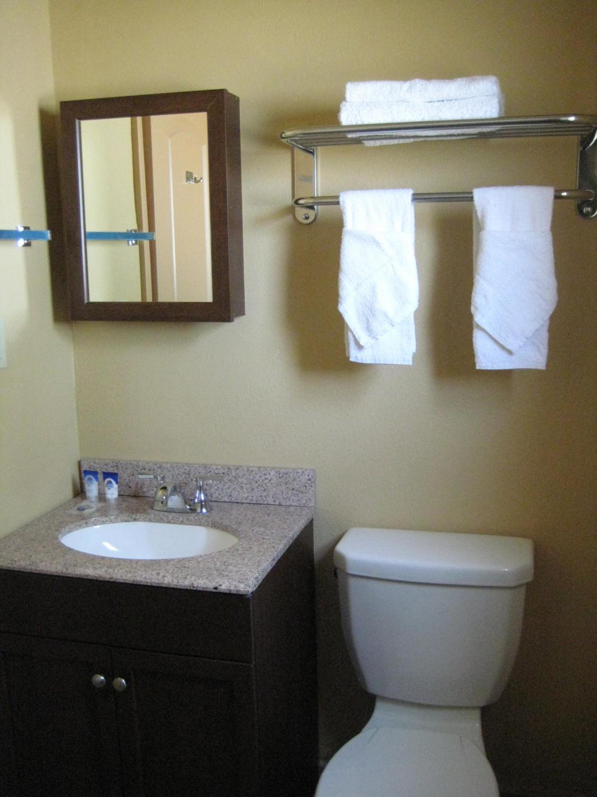 Americas Best Value Inn - Porterville photo 8