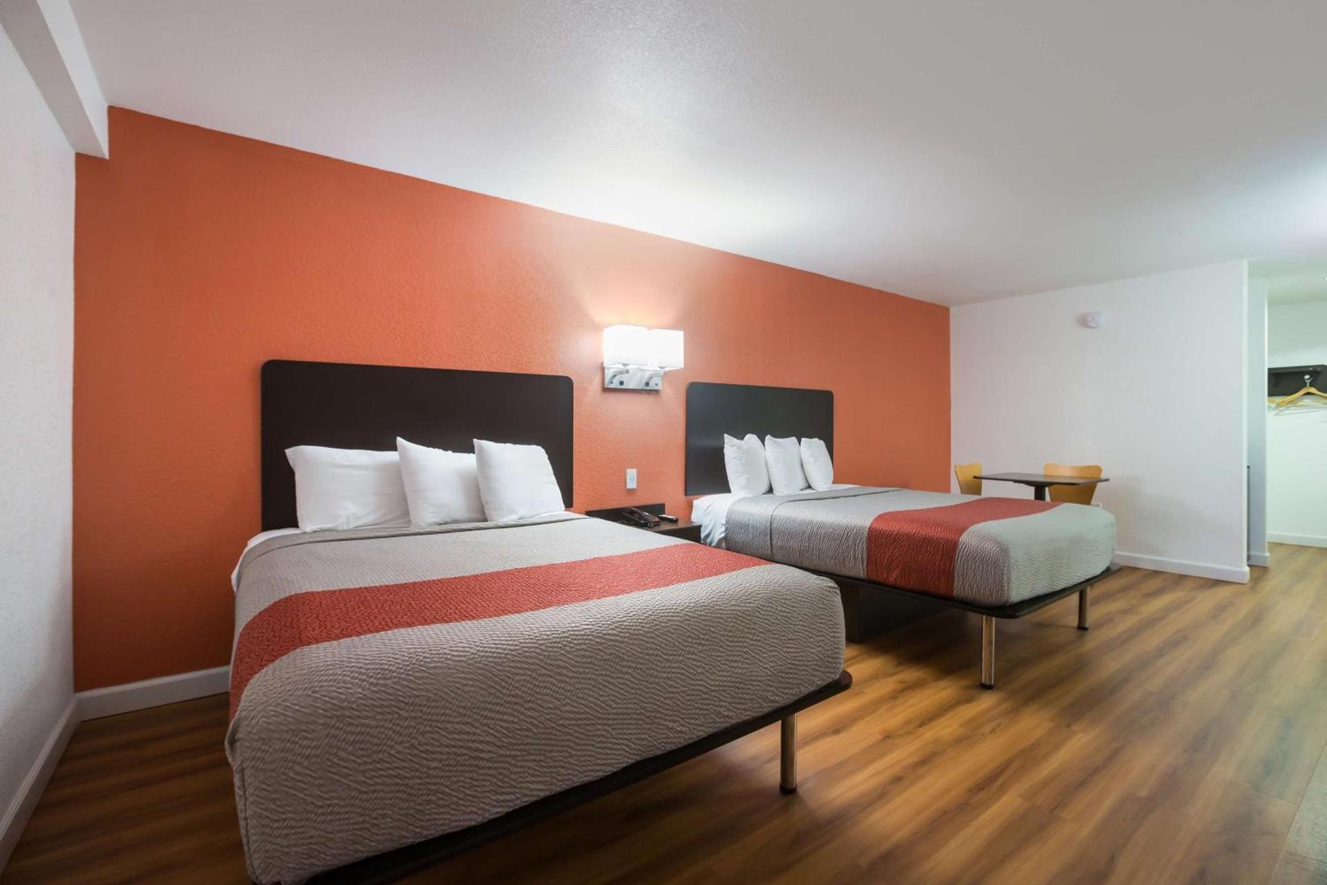 Motel 6-Suwanee, GA - Gwinnett Center photo 10