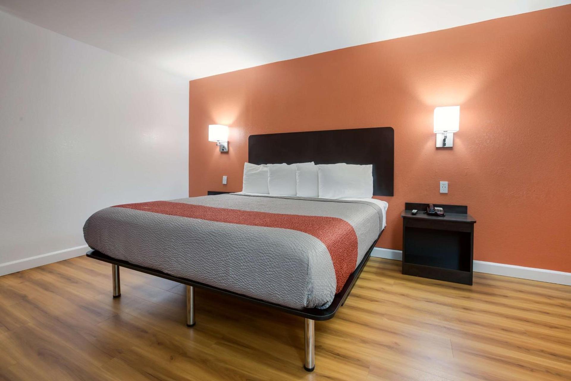 Motel 6-Suwanee, GA - Gwinnett Center photo 12