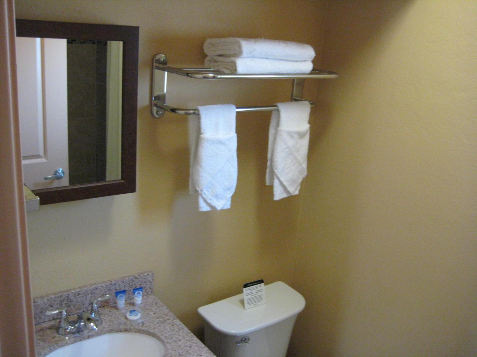 Americas Best Value Inn - Porterville photo 11