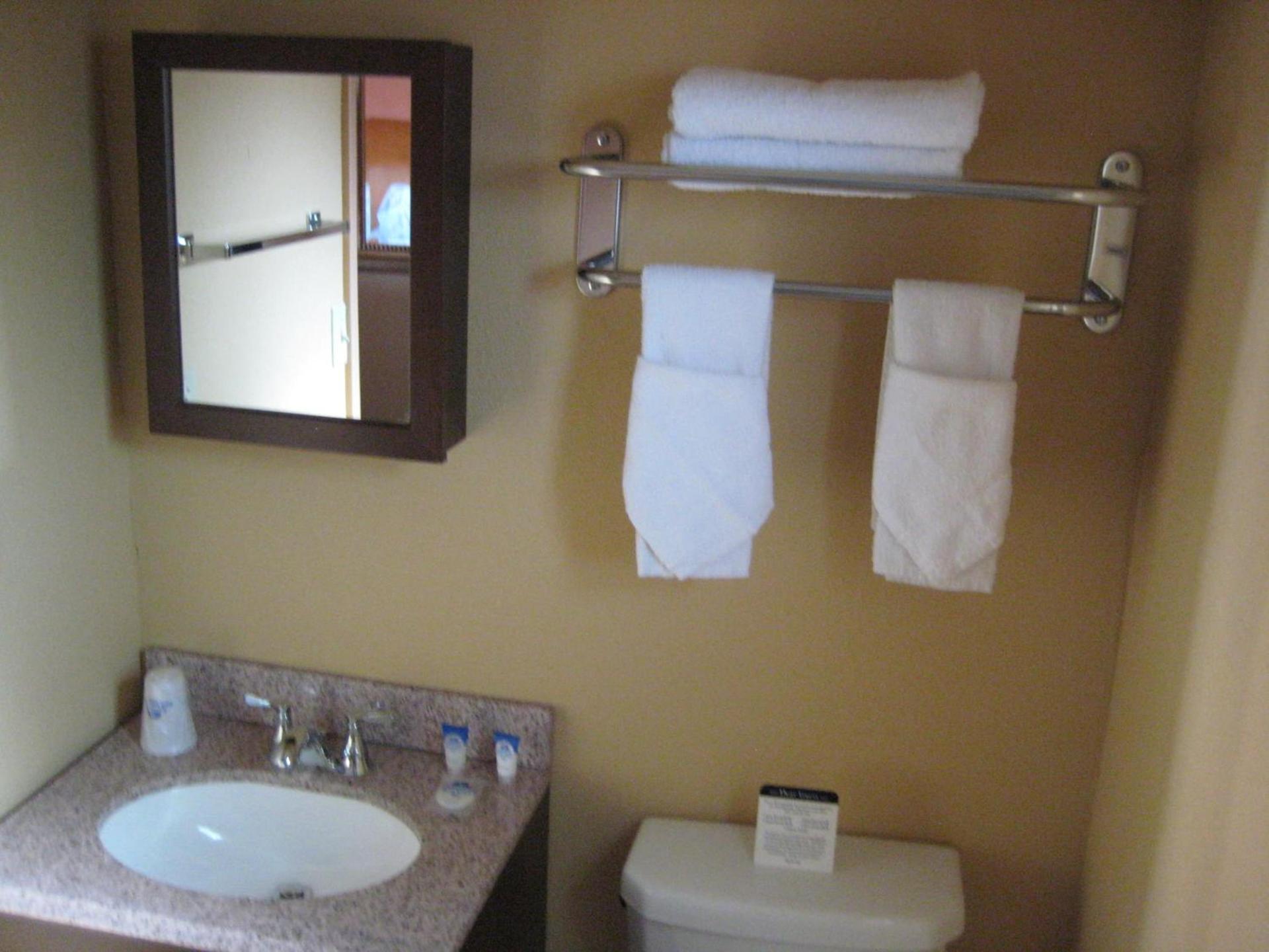 Americas Best Value Inn - Porterville photo 3