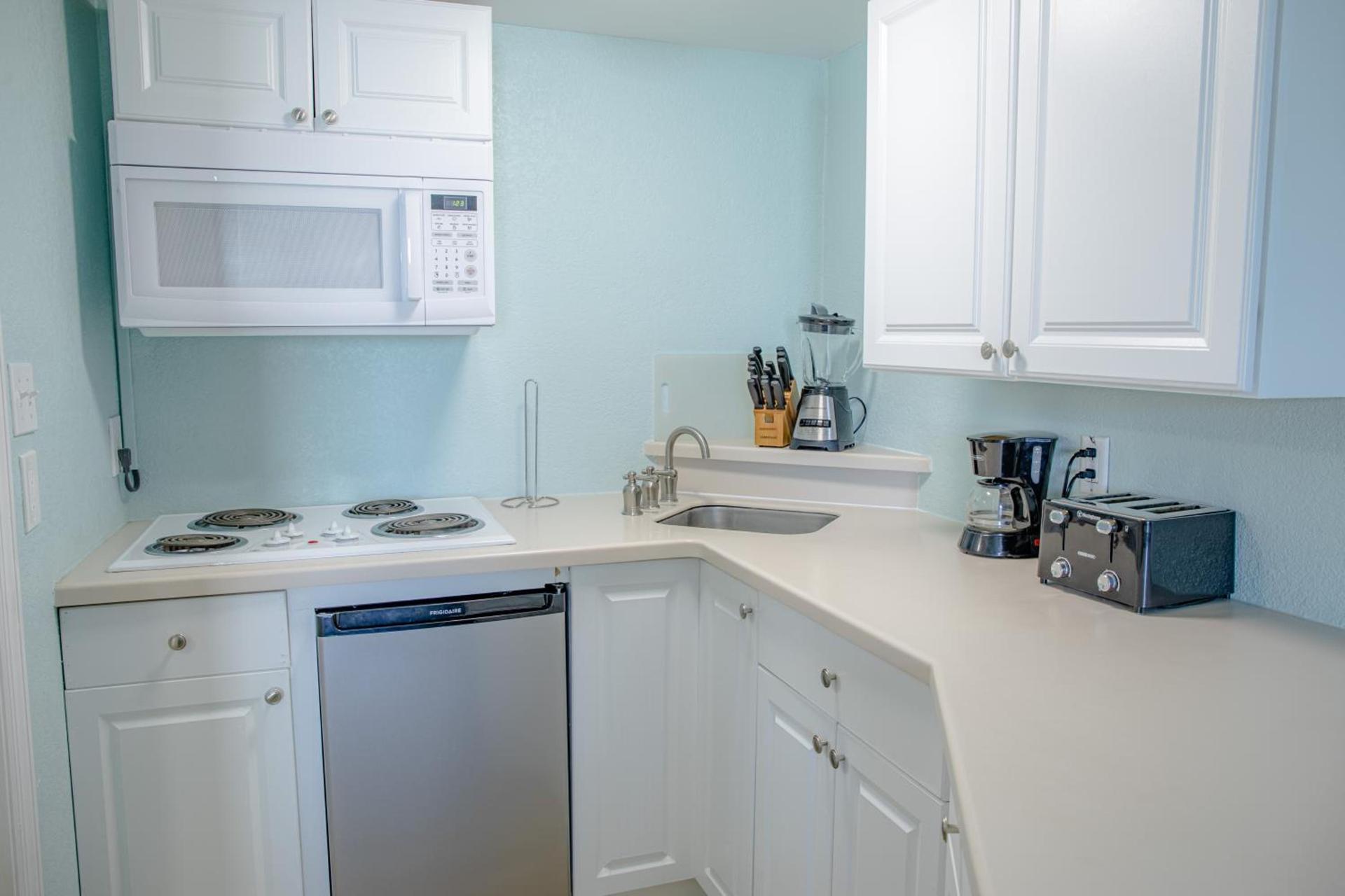 Sea and Breeze Hotel and Condo photo 6