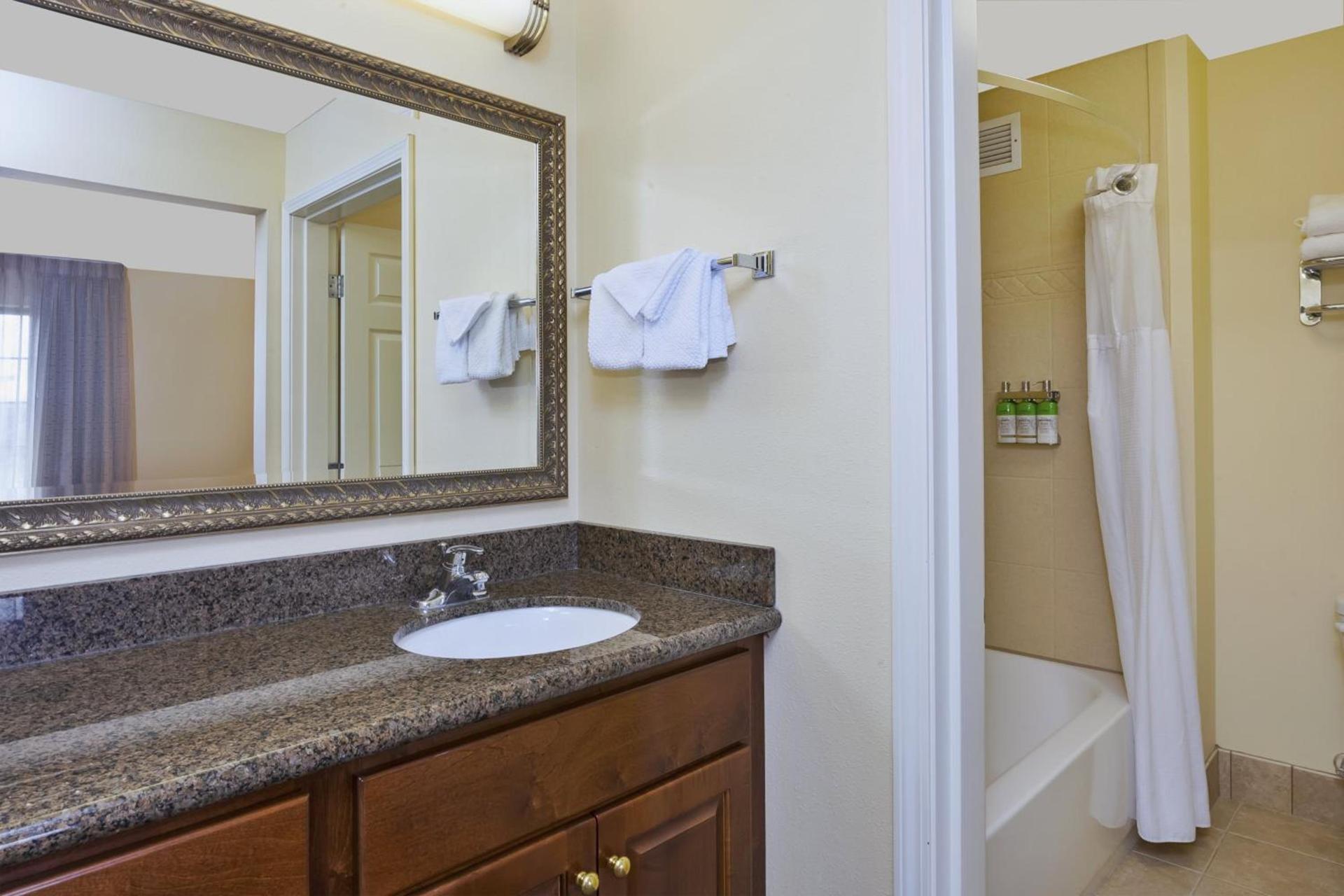 Staybridge Suites Lansing-Okemos by IHG photo 11