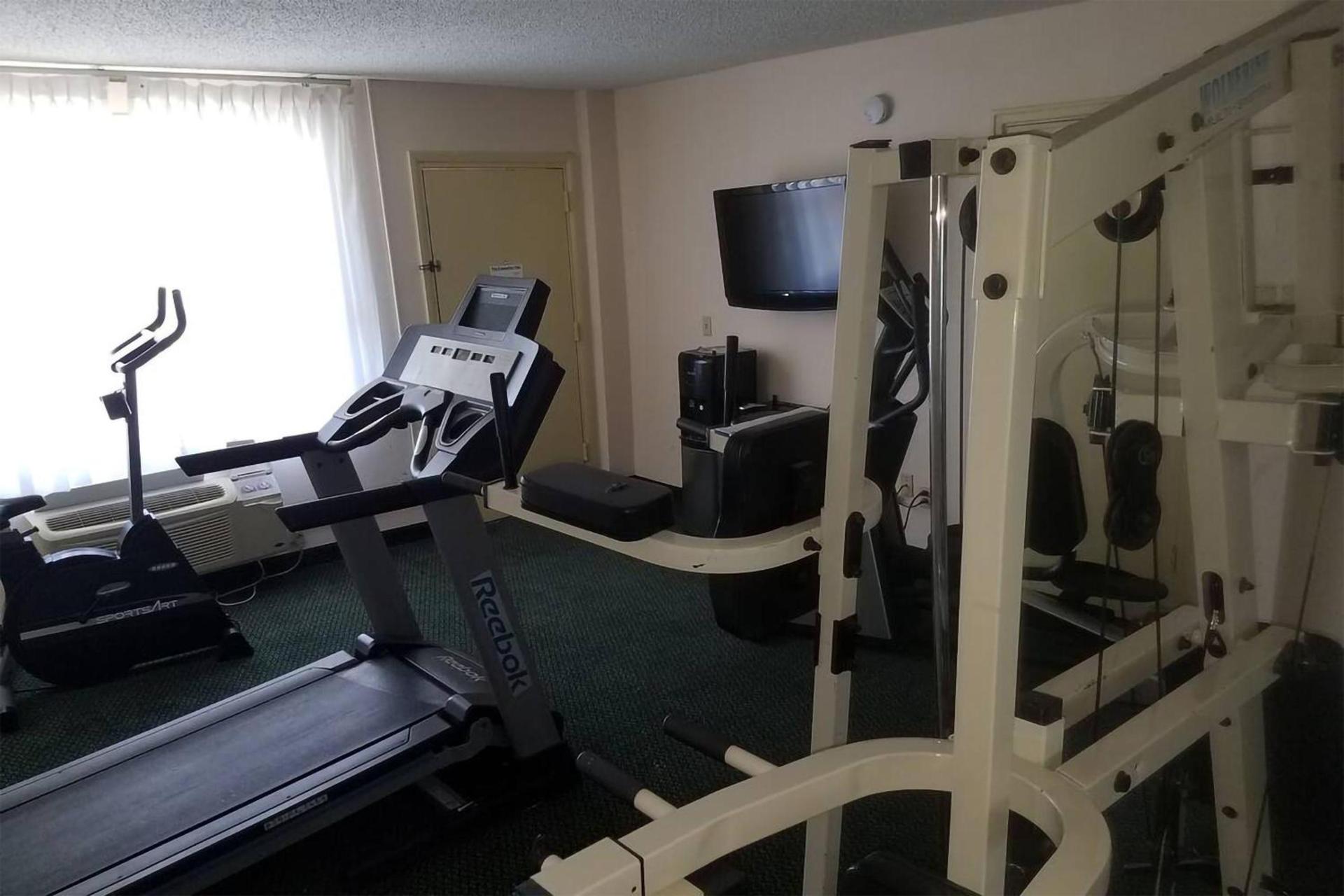 Sky-Palace Inn & Suites Wichita East photo 19