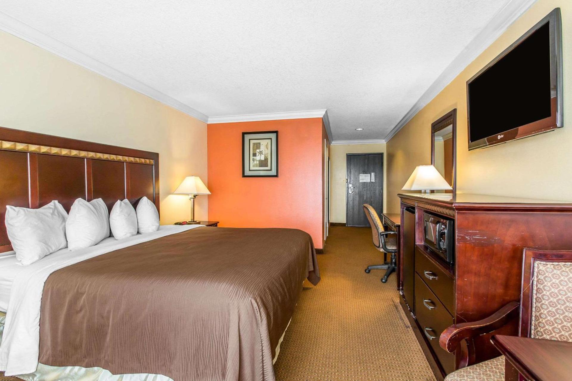 Quality Inn & Suites Bell Gardens-Los Angeles photo 31