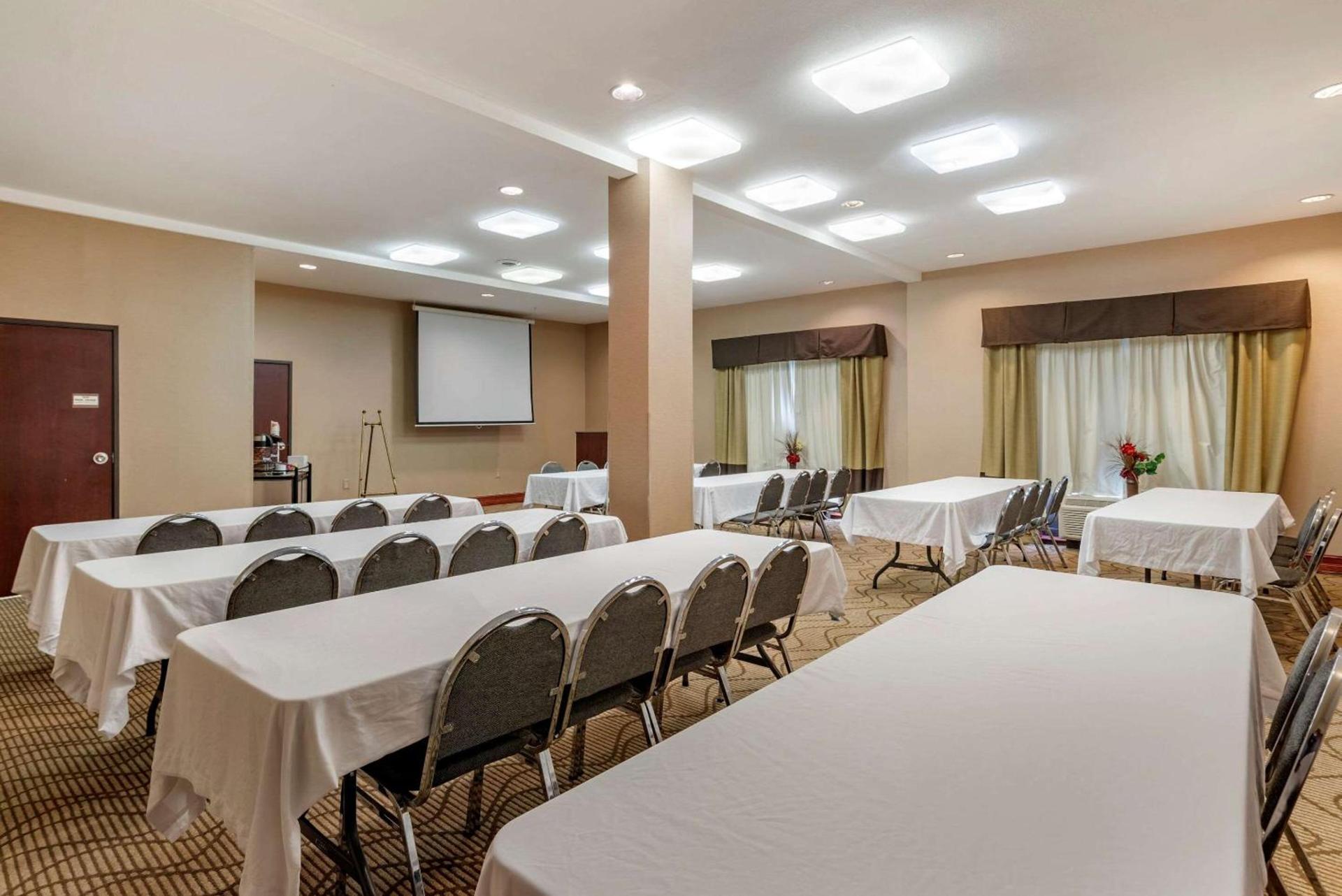 Comfort Suites Airport South photo 25