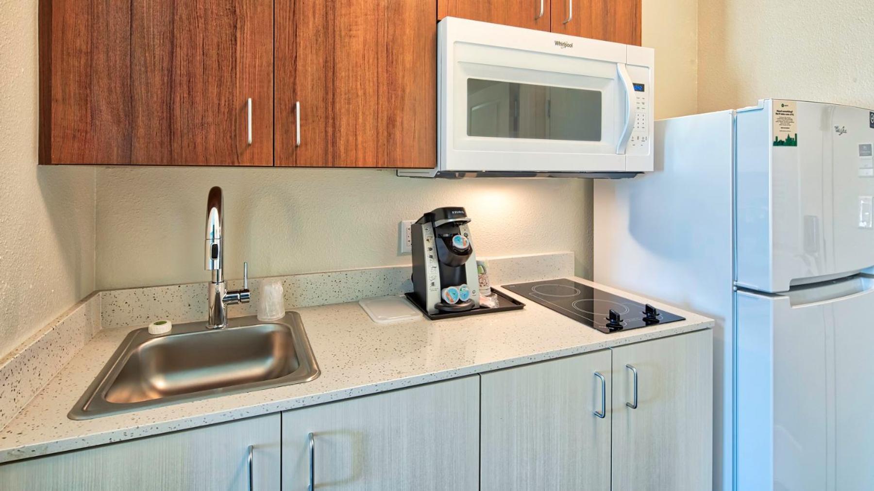 Uptown Suites Extended Stay Nashville TN - Smyrna photo 11