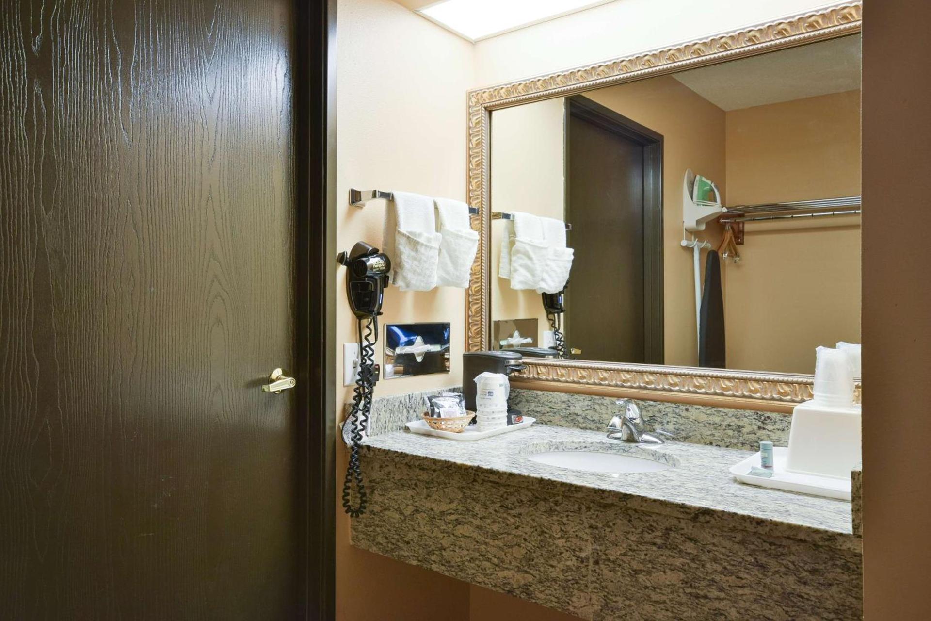 Best Western Resort Hotel & Conference Center Portage photo 9