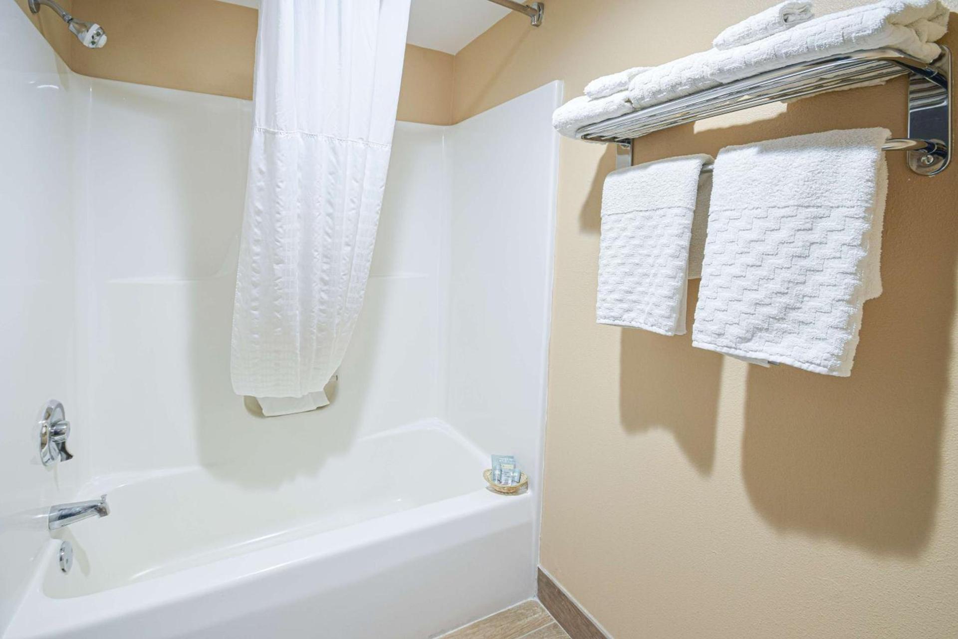 Best Western Resort Hotel & Conference Center Portage photo 11