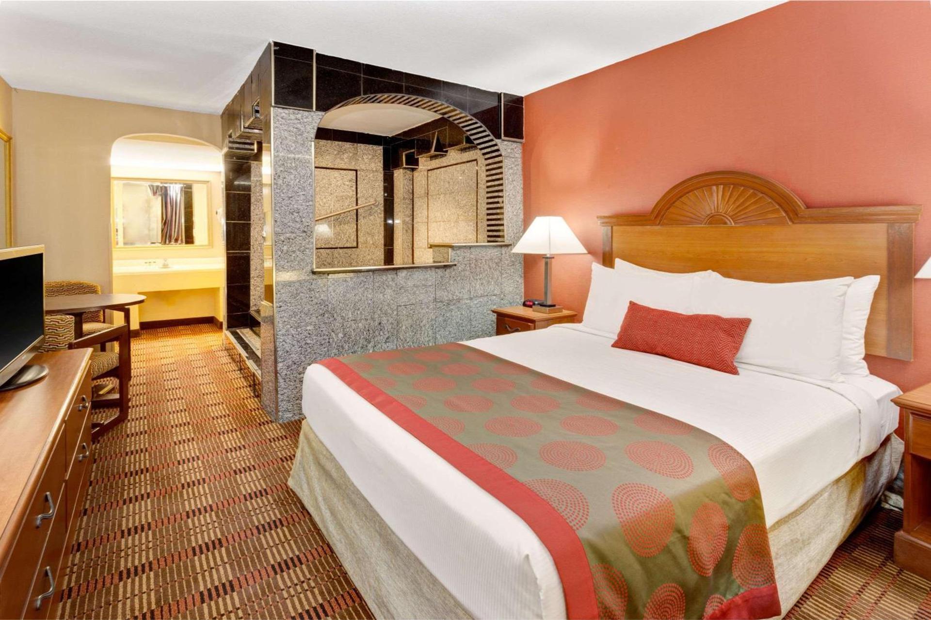 Ramada by Wyndham Baltimore West photo 15