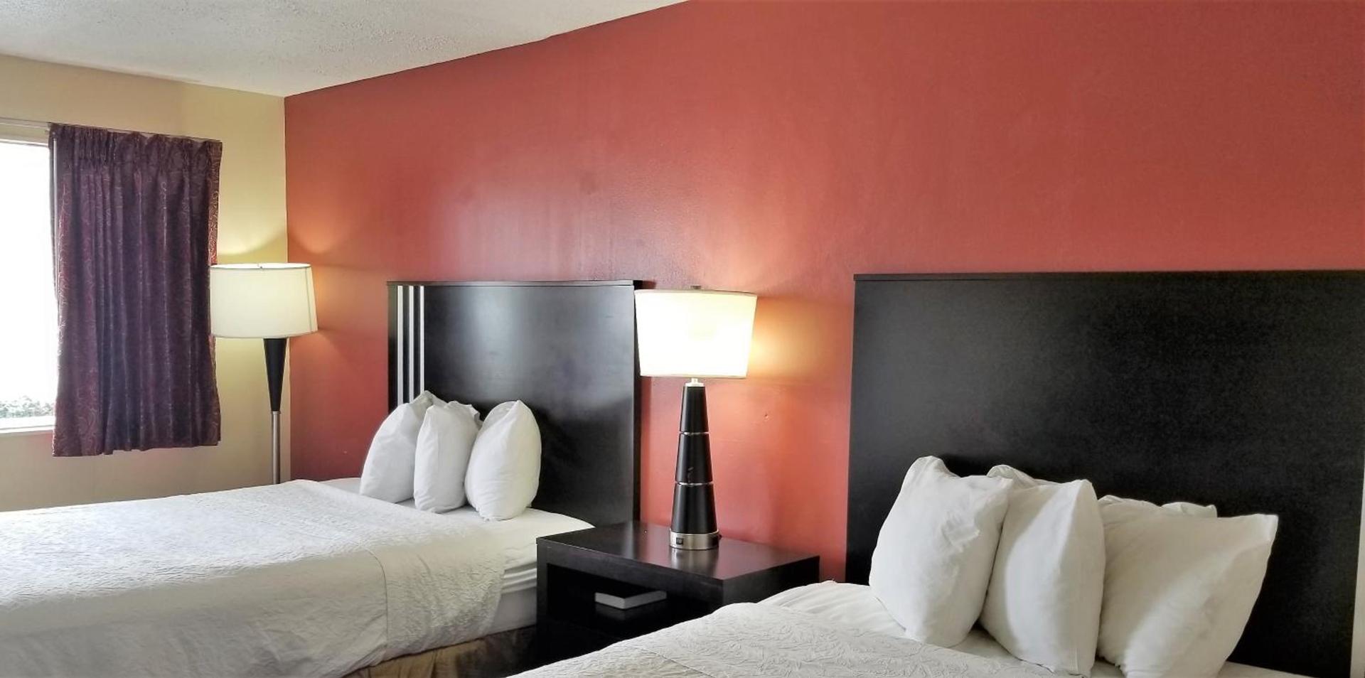 Travelodge by Wyndham Richmond IN photo 35