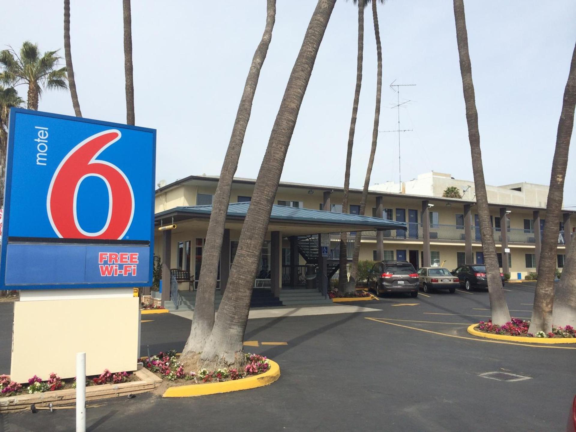 Motel 6 San Diego, CA Airport Harbor photo 23