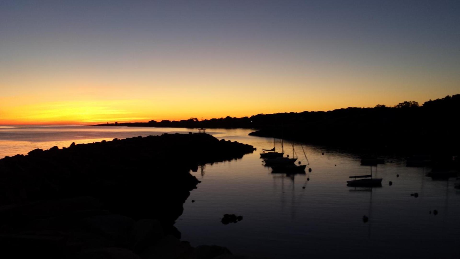Bearskin Neck Motor Lodge photo 16