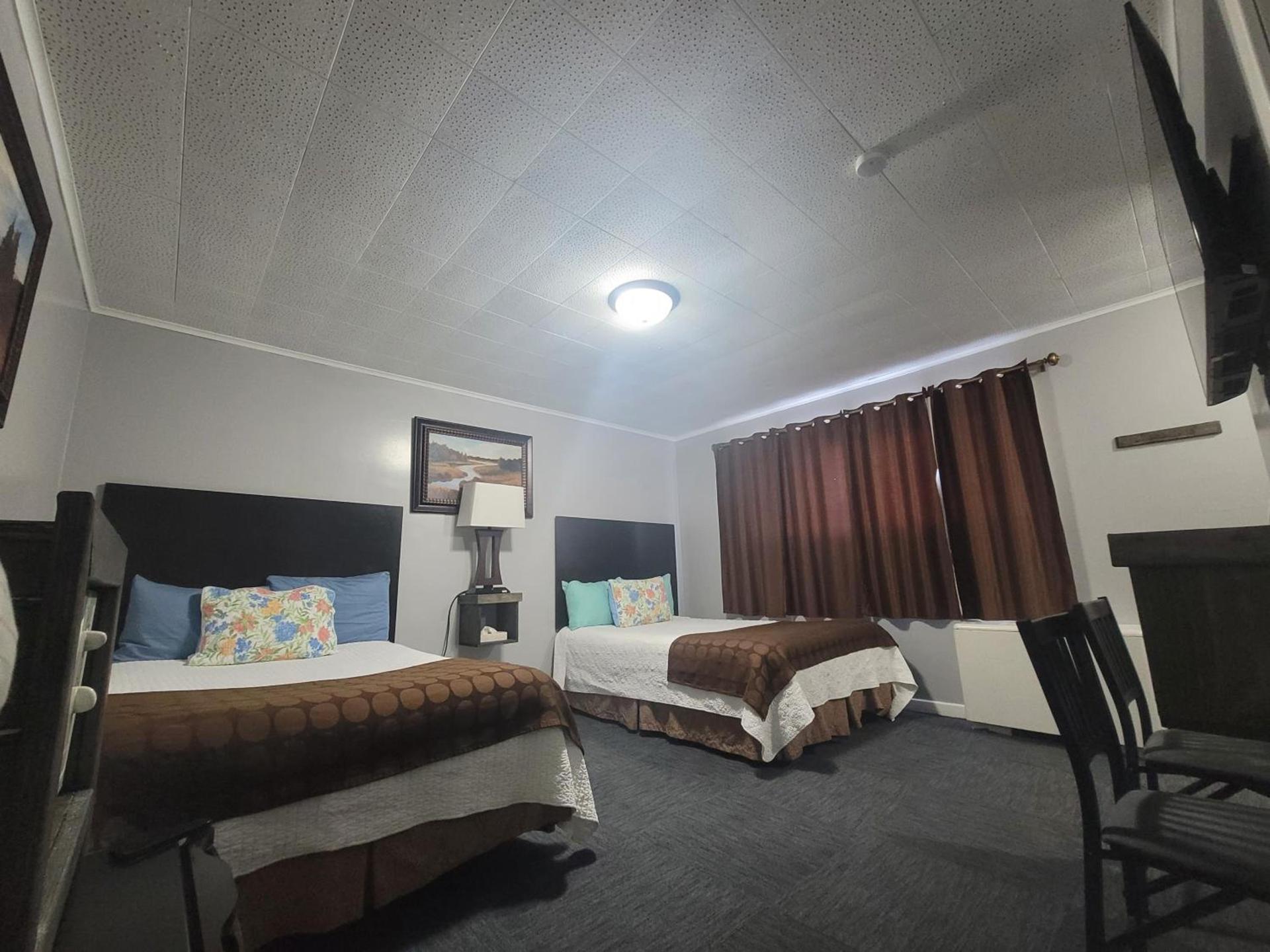Fiesta City Motel photo 39