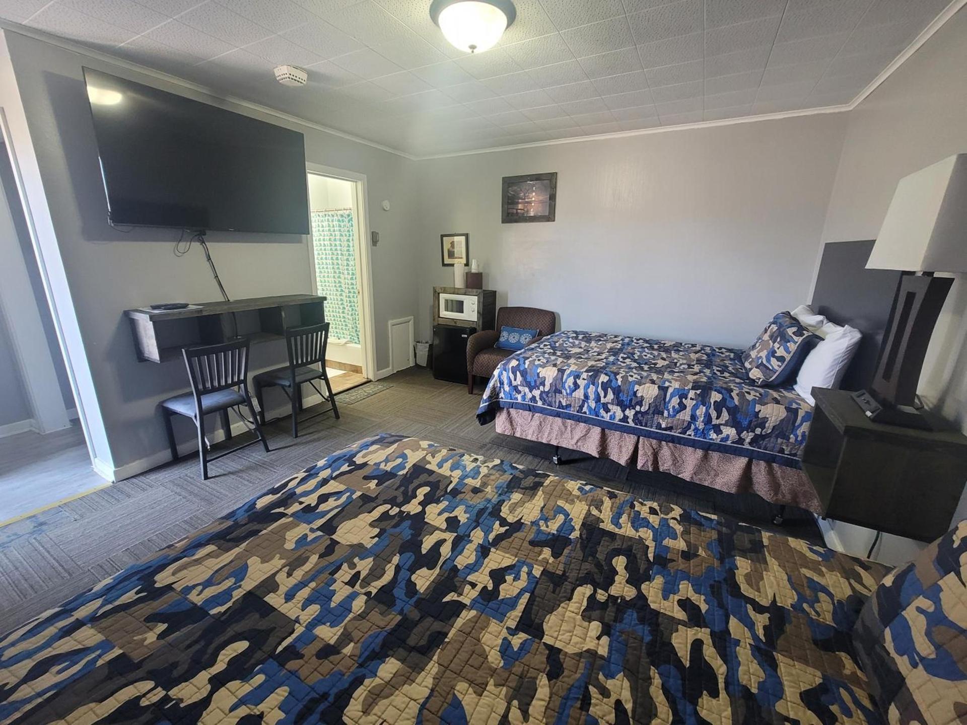 Fiesta City Motel photo 40