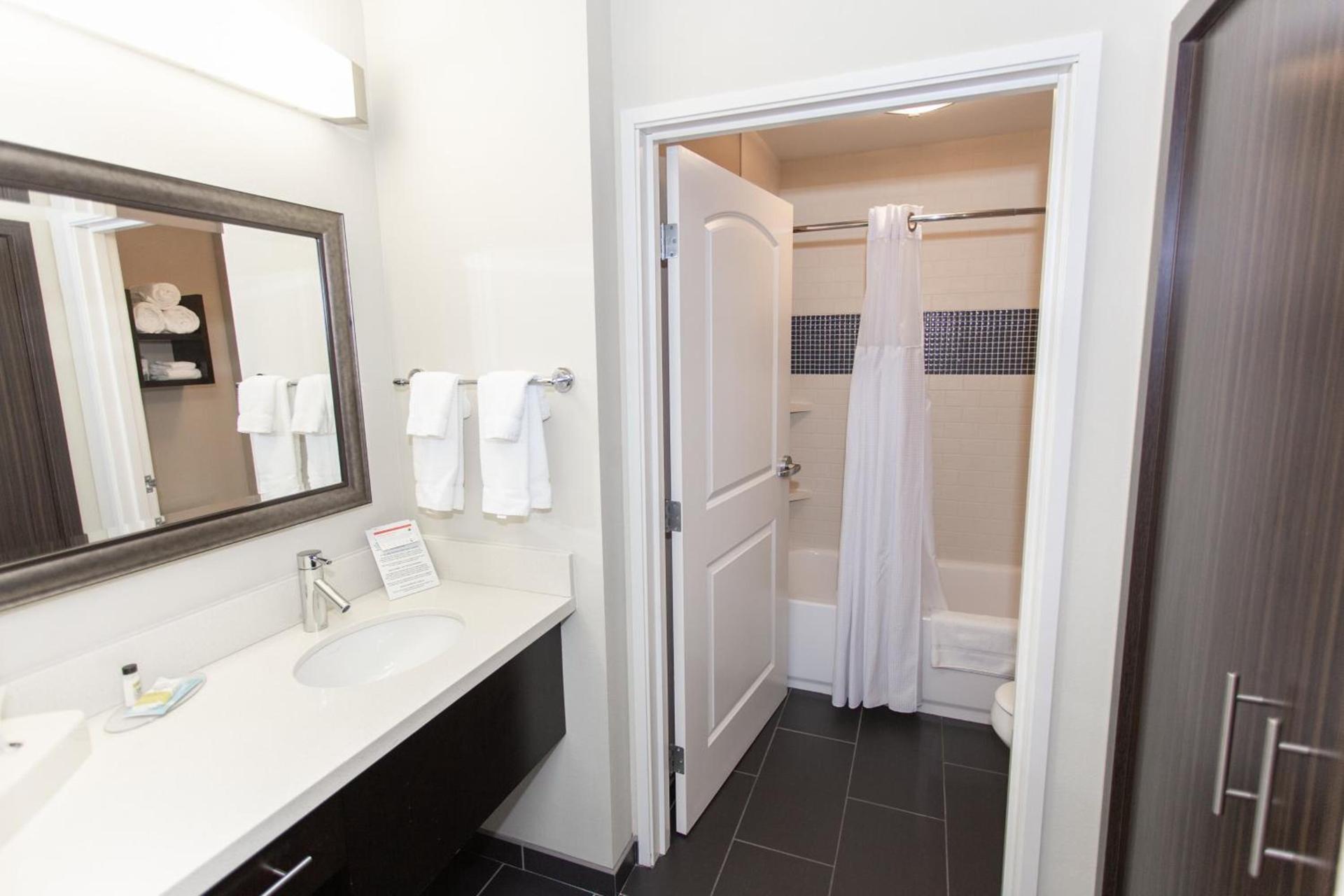 Staybridge Suites Bowling Green by IHG photo 50