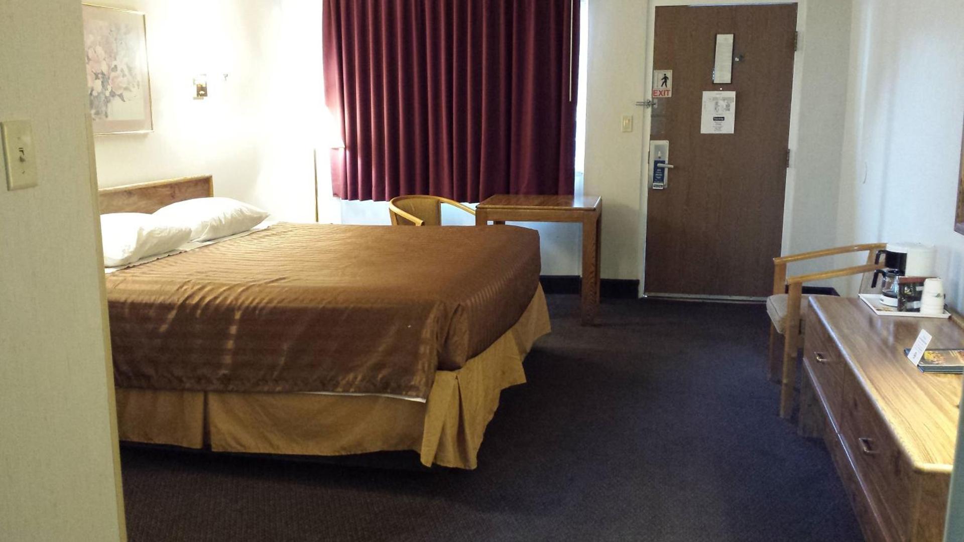Travelodge by Wyndham Page, View of Lake Powell photo 25