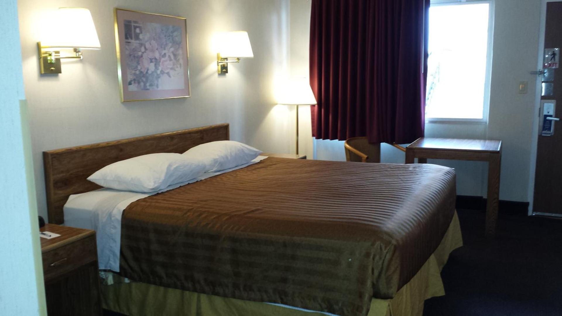 Travelodge by Wyndham Page, View of Lake Powell photo 20