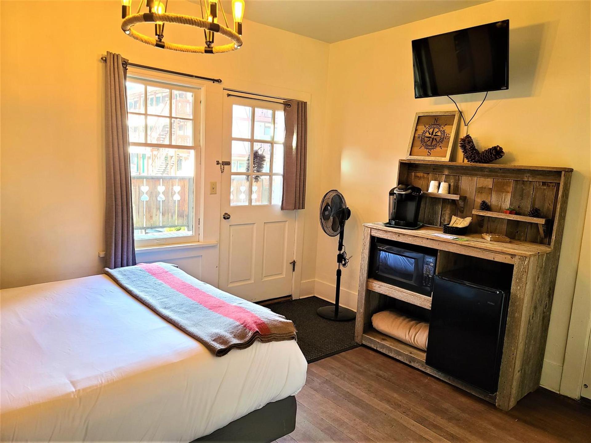 Mrs. Anderson's Lodging photo 32