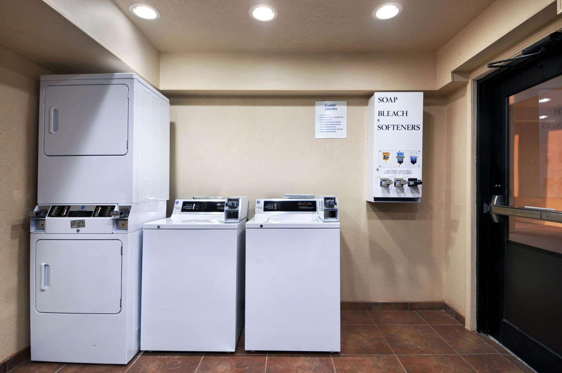 Days Inn by Wyndham Oklahoma City/Moore photo 5