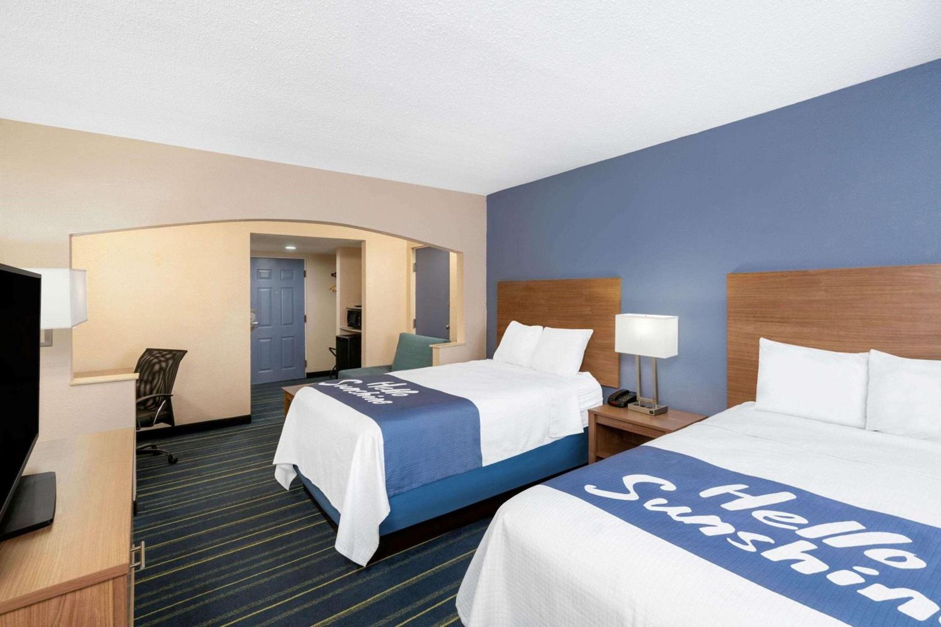 Days Inn by Wyndham Panama City photo 7