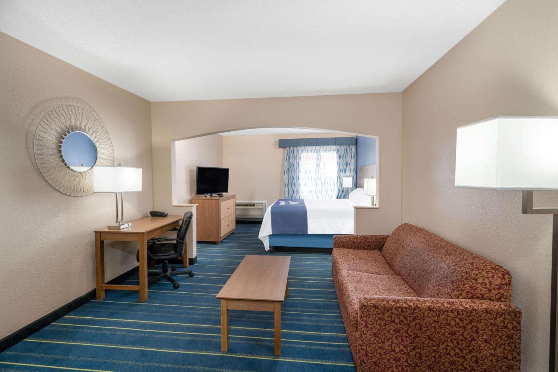 Days Inn by Wyndham Panama City photo 8