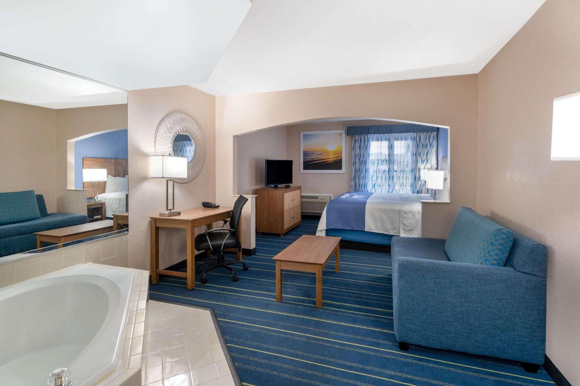 Days Inn by Wyndham Panama City photo 10