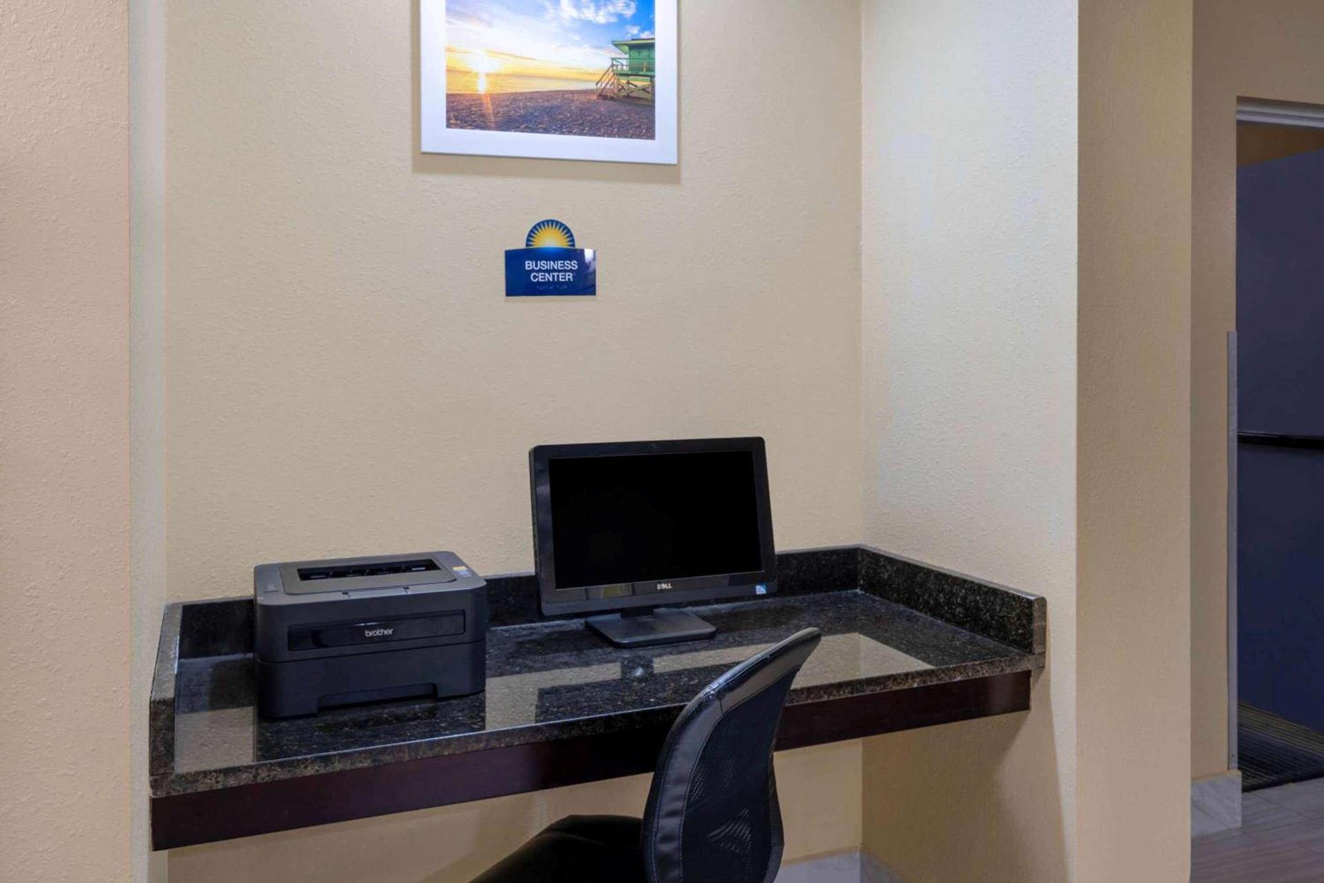 Days Inn by Wyndham Panama City photo 14