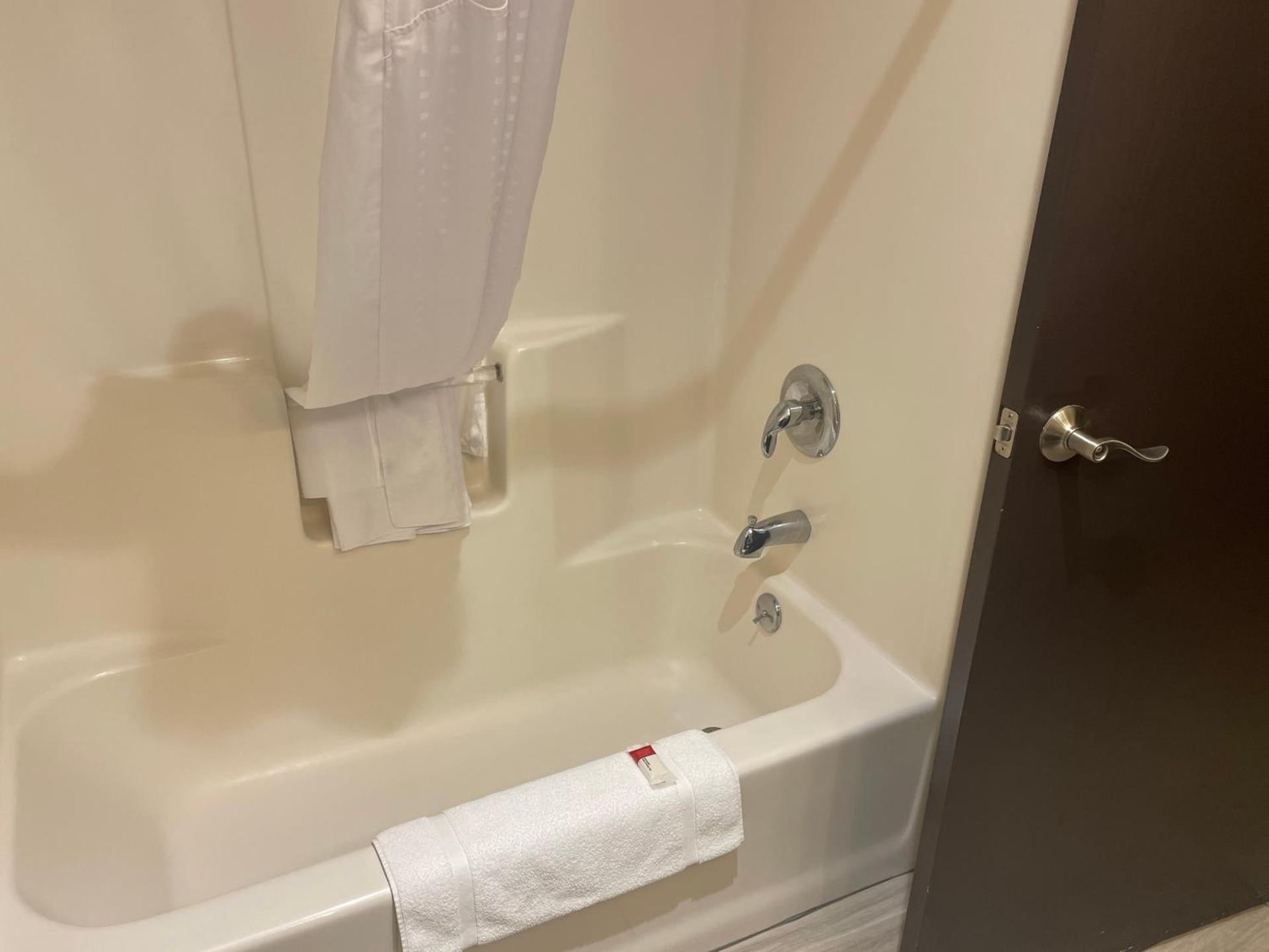 Spark by Hilton La Crosse Onalaska photo 10