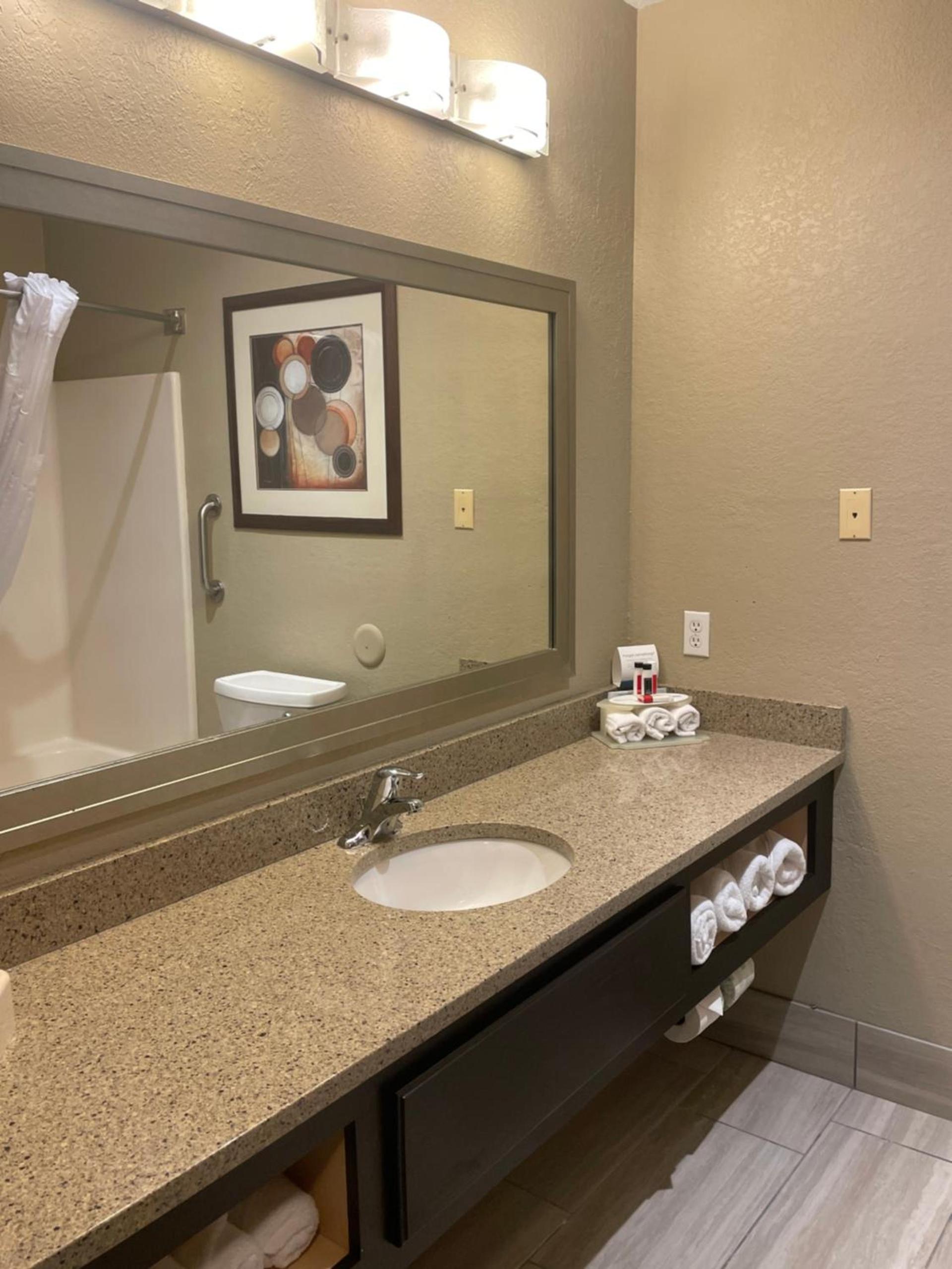 Spark by Hilton La Crosse Onalaska photo 12