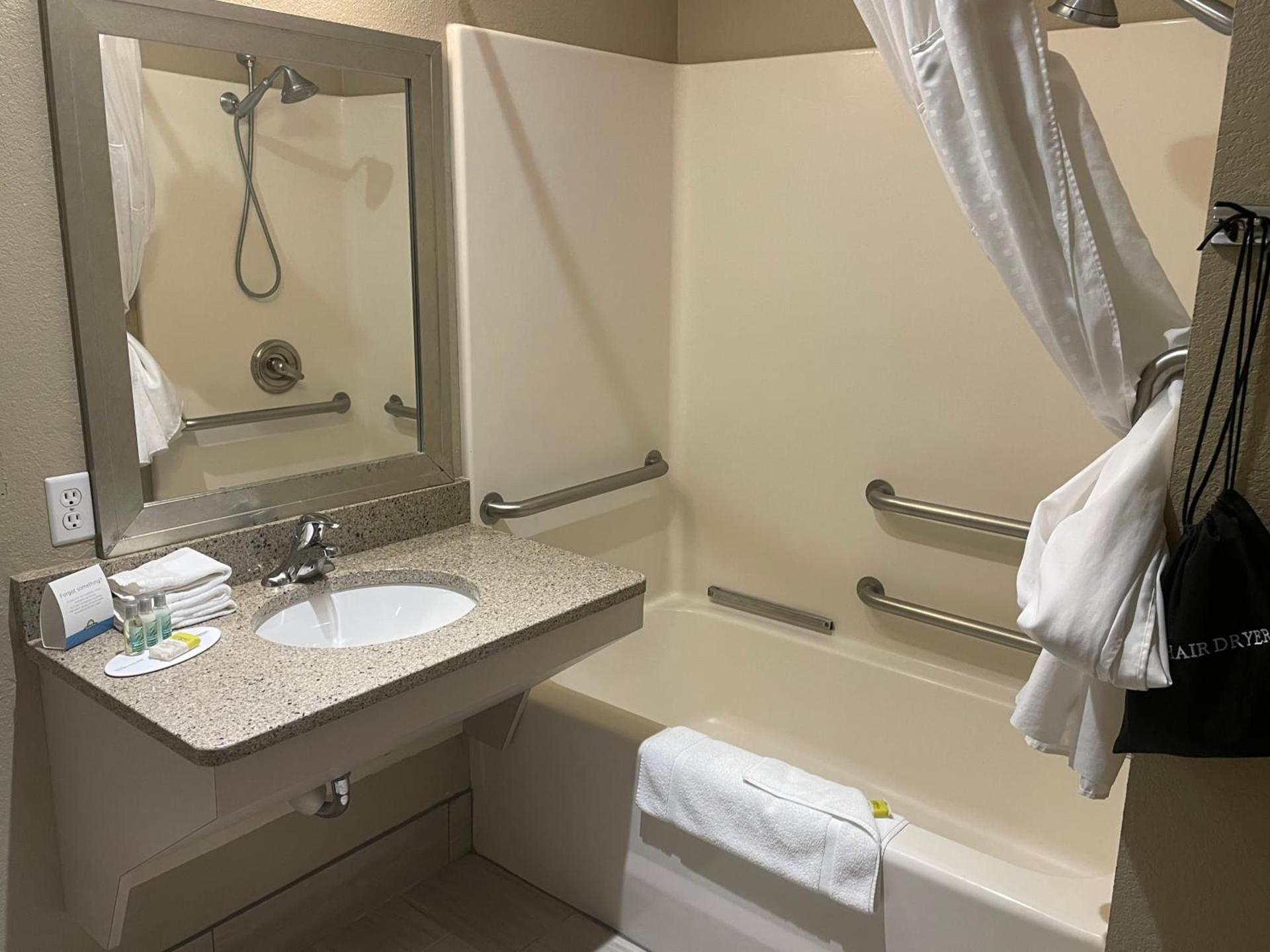 Spark by Hilton La Crosse Onalaska photo 13