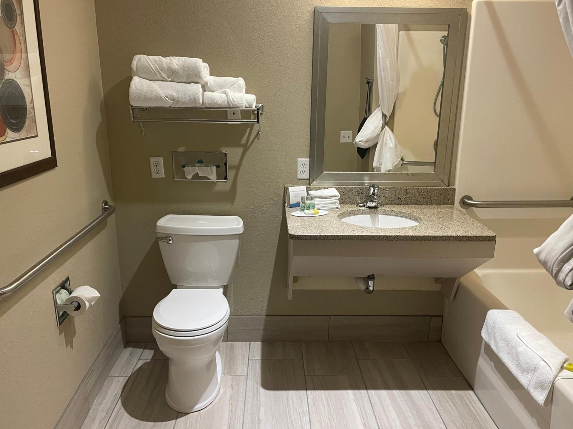 Spark by Hilton La Crosse Onalaska photo 14